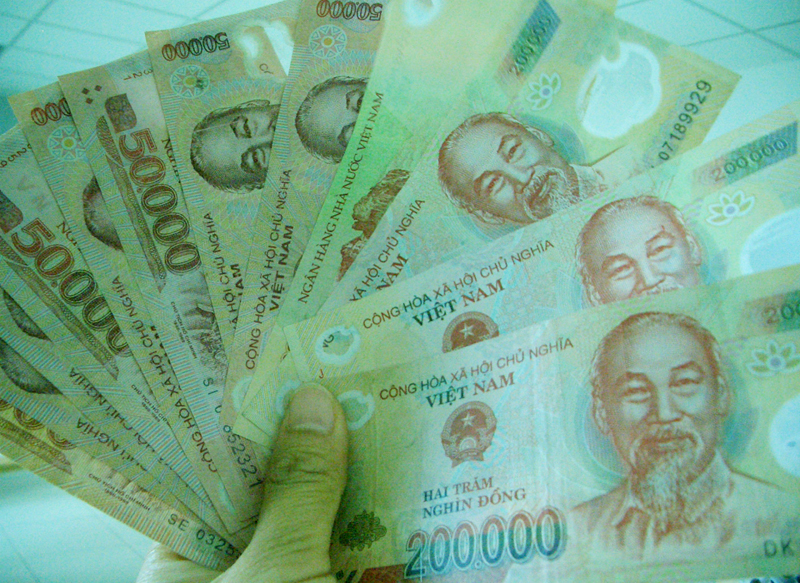 Cuộc đua hạ lãi suất huy động đang “nóng”